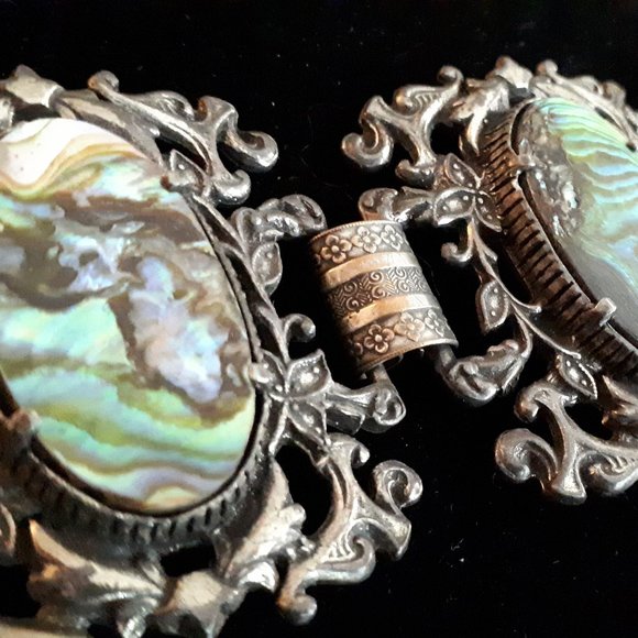 Vintage Jewelry - Vintage Abalone 4 Station Cuff